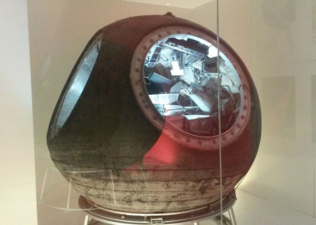 1964: First flight without space suits